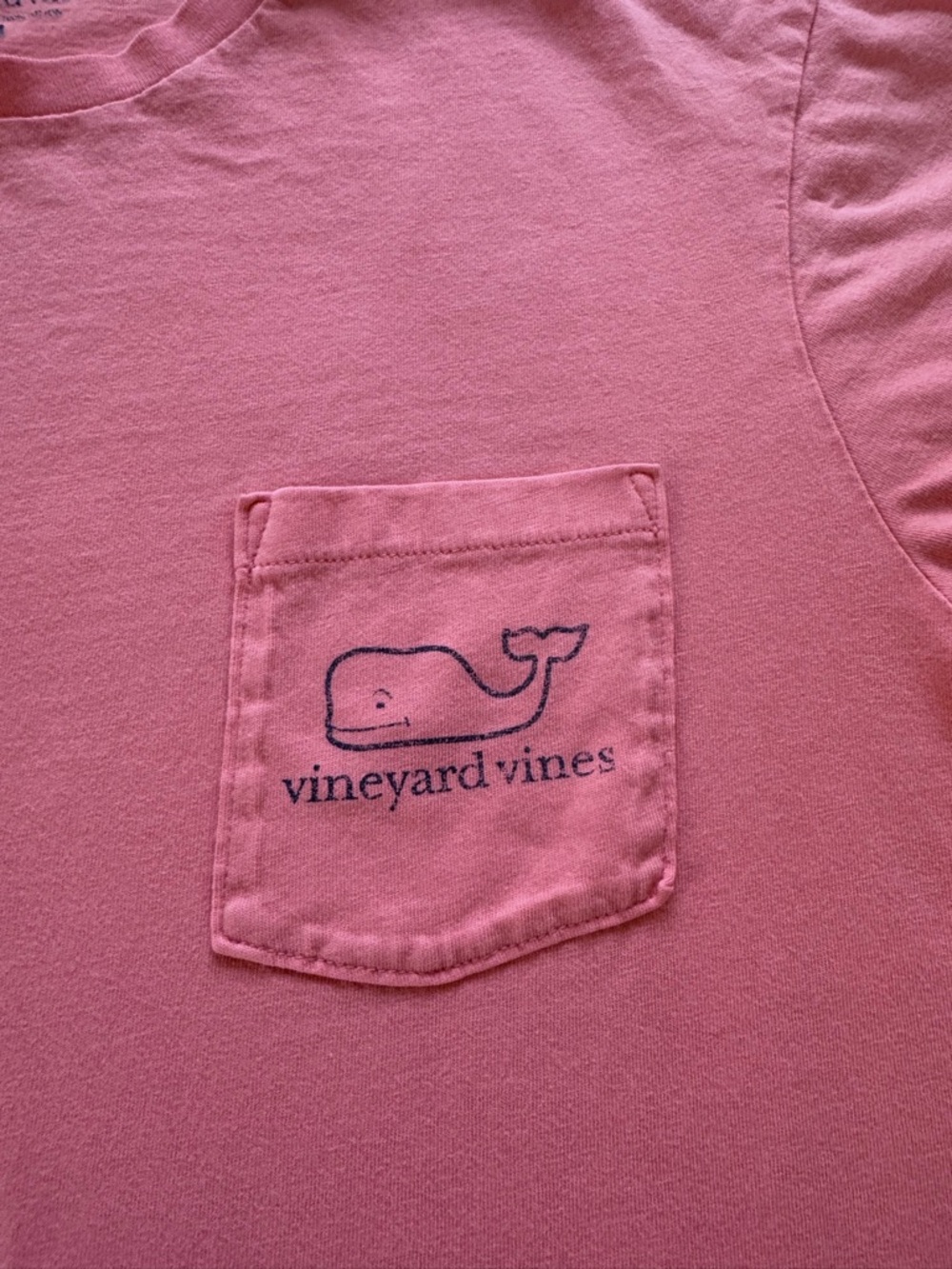 Vineyard Vines Men’s Coral Pocket Tee - Picture 3 of 5